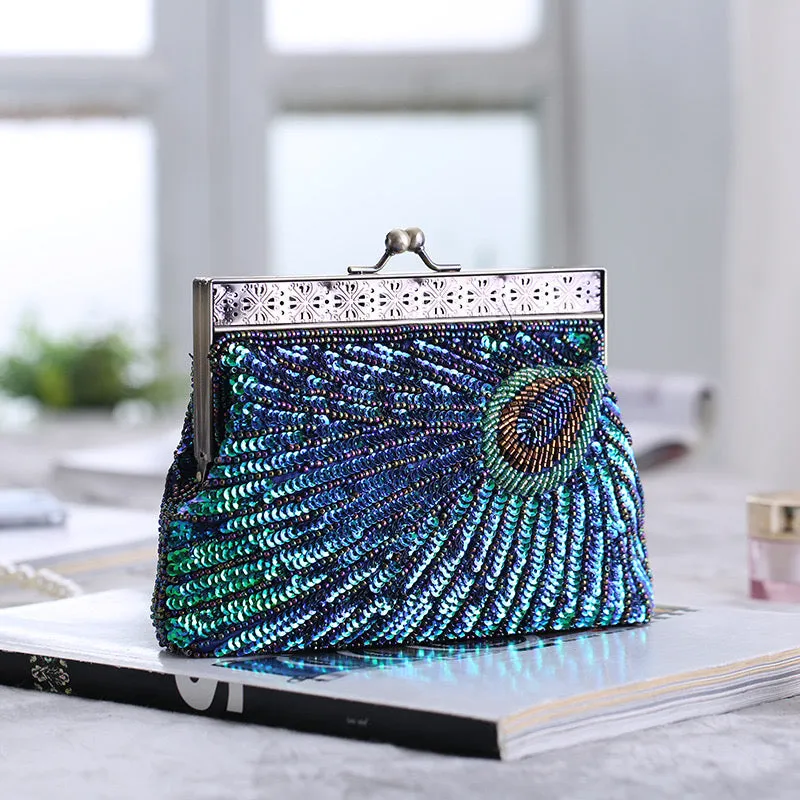 Nightfall Glamour: A Stunning Evening Clutch
